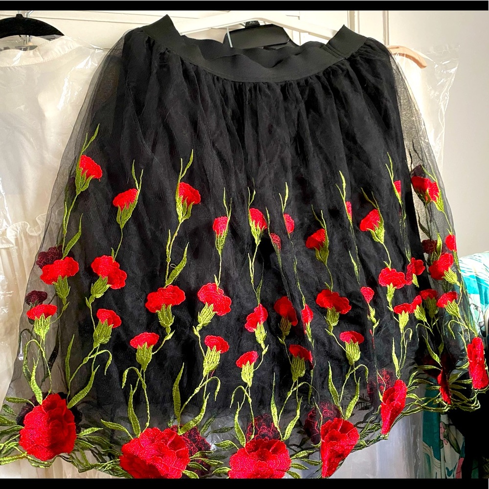 Rose Appliqué skirt with Tulle